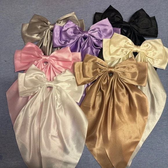 Large  Satin Bow Hairclip - Picture 4 of 12